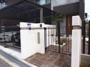 差し色ブルーのアジアン風外構