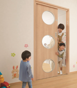『OMOIYARIキッズドア』